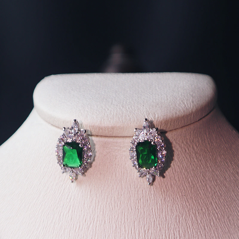 White Stone Necklace With Emerald Pendant