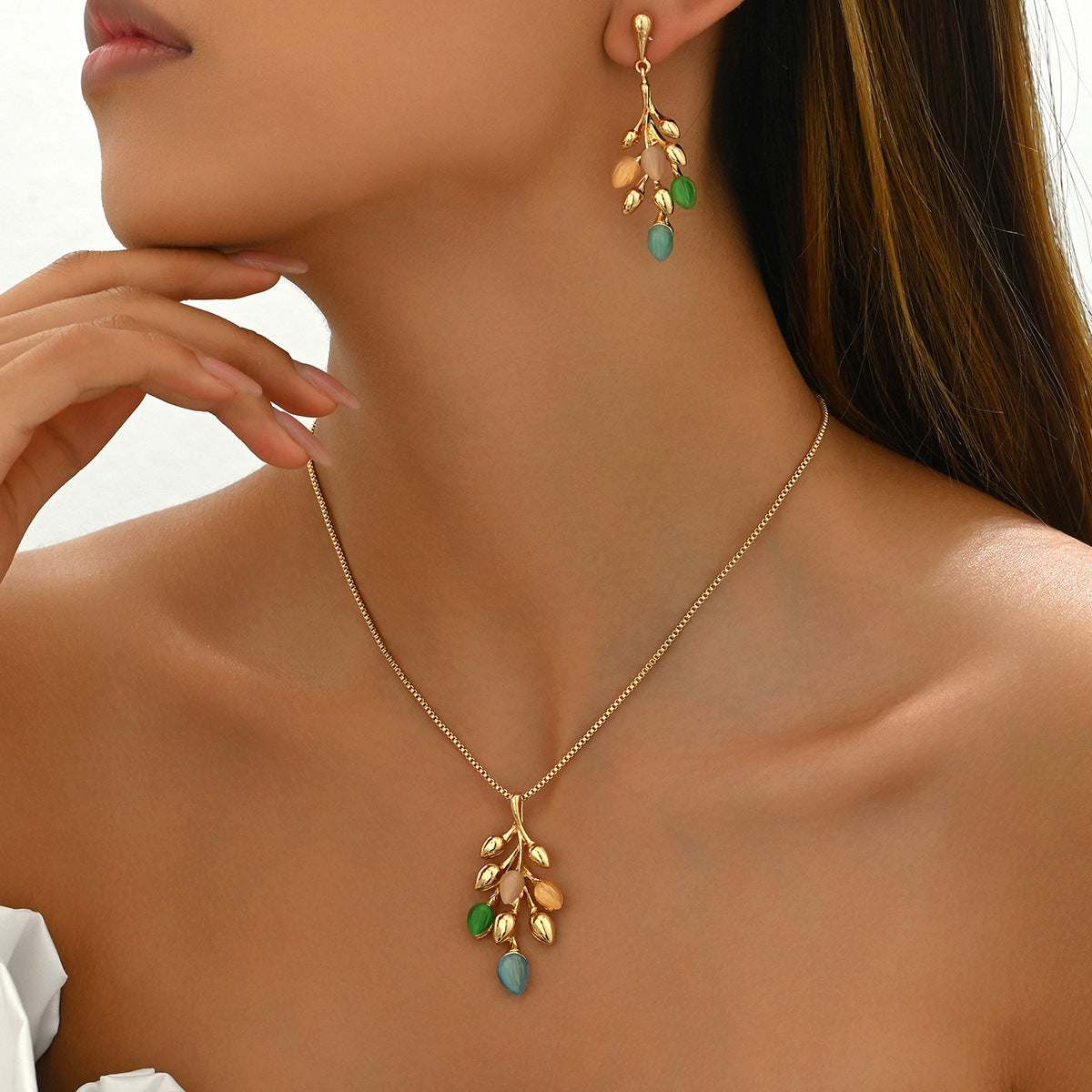 Women's Necklace With Earrings Set